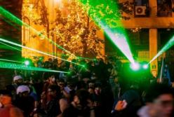 Протестующие слепят полицию десятками лазеров в Чили (видео)