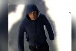 Жестоко избивает и грабит женщин: в Киеве разыскивают преступника (видео)