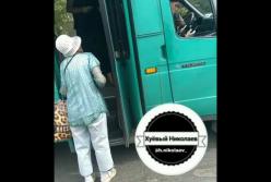 В Николаеве водитель выгнал из маршрутки бабушку, у которой не было денег на проезд (видео)