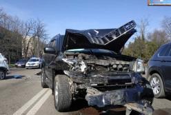 ДТП с 4 машинами в Николаеве: отлетевший «Чери» чуть не сбил пешеходов (видео)