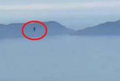 В США сняли полет неизвестного с реактивным ранцем (видео)