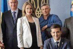 "Я сам в шоке" - как Зеленский документы в ЦИК подавал (видео)