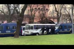 "Перекрыты дороги и движение троллейбусов": Львов готовится встретить Порошенко (видео)