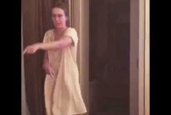 Ксения Собчак комментирует футбол в ночнушке (видео)