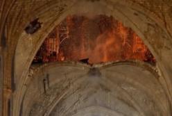 ​Полиция допросила работников, которые занимались реставрацией в Нотр-Даме (видео)