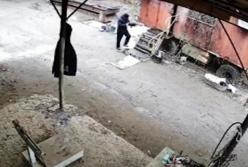 Напавшего с автоматом на пункт приема металлолома в Славянске арестовали (видео)