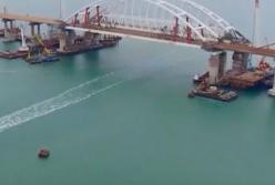 Россия испугалась, что Крымский мост рухнет: приняли экстренные меры (видео)