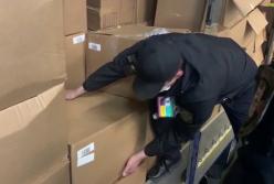 На границе с Польшей задержали новую одежду под видом "гуманитарки" (видео)