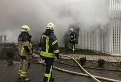 В Киеве на территории ВДНХ горел ресторан (видео)