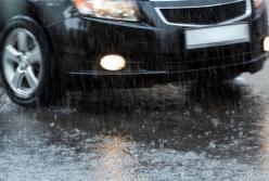 Экстремальное вождение: как водить машину в плохую погоду (видео)