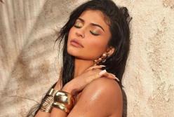 Кайли Дженнер показала смелый прыжок в воду (видео)