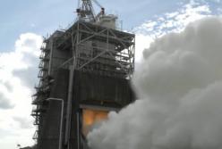  Потрясающие кадры: NASA тестировала обновленный ракетный двигатель RS-25 будущей ракеты (видео)