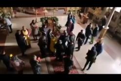 В Одессе священники устроили драку в храме ПЦУ (видео)