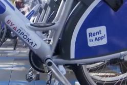 Первый прокат велосипедов в Украине: Кличко приехал покататься (видео)