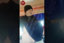 В киевской маршрутке жестко проучили мужчину, унижавшего пассажиров (видео)