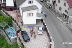 Полиция задержала группу мошенников, присвоивших 18 миллионов гривен (видео)