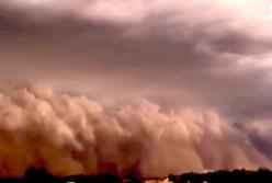 Красная буря: небо над Австралией стало алым (видео) 