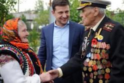 Примирение советского солдата со связной УПА: Зеленский опубликовал мощное фото  (видео)