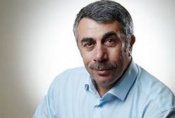 Ребенок регулярно приносит из школы вшей. Что с этим делать, рассказал доктор Комаровский (видео)