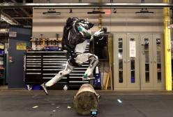 Человекоподобный робот Atlas демонстрирует трюки из паркура (видео)