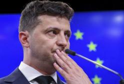 Зеленский сделал ошибку во время поздравления с Днем Конституции (видео)