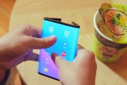 Новое видео, как смартфон с гибким экраном превращается в планшет за 1 секунду (видео)