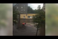 Мощный ливень затопил Житомир (видео)