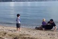 Папа с риском для жизни: реакция в последнюю секунду (видео)