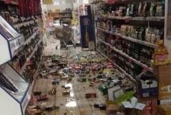Разбитые товары в магазинах и паника у людей: в Италии произошло мощное землетрясение (видео)