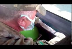 Украинец пытался провезти из России надгробных табличек на сумму около 150 тыс. гривен (видео)