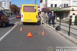 В Тернополе мужчина на моноколесе погиб под колесами маршрутки (видео)