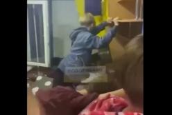 В Одессе подростки разгромили дом ради лайков (видео)