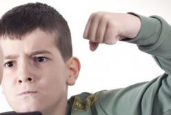  Шок: школьник проломил голову и проколол легкие ножницами учительнице (видео)