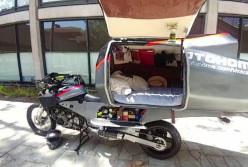 Мото-дом: умелец показал на видео свое жилье на двух колесах (видео)