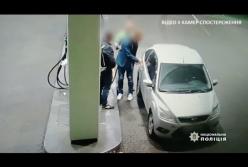 В Киеве местный житель убил мужчину, защищая работника АЗС (видео)