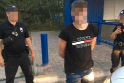 Под Киевом таксист едва не поплатился жизнью за доверчивость (видео)
