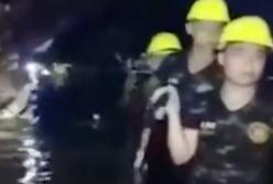 4 ребенка из 12 спасены из пещеры в Таиланде: когда остальные? (видео)