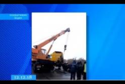 40 тонн кукурузы высыпались прямо на дорогу в Черкасской области (видео)