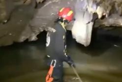 Уникальная операция завершена: все 12 детей и тренер спасены - подробности (видео)