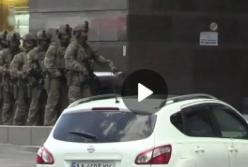 Захватчик отделения банка в Киеве задержан (видео)