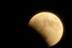 Кому посчастливилось увидеть затмение и "кровавую Луну"? (видео)