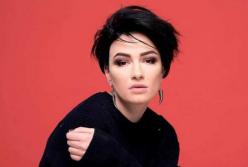 "Этой страны не существует": известная певица высказалась о РФ (видео)