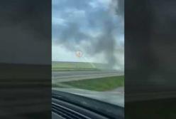 В Одесской области во время движения загорелся автобус с пассажирами (видео)