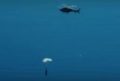 Специалисты научились ловить ступени космических ракет вертолетами (видео)