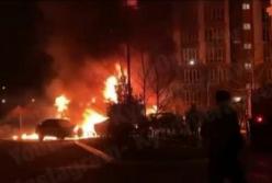 В Киеве подожгли автомобиль (видео)
