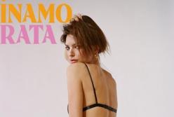 Эмили Ратаковски снялась в полностью прозрачном белье (видео)