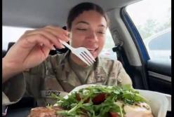 Війна? Солдат США годують стейками та лобстерами, це традиція перед відправкою в гарячу точку (відео)