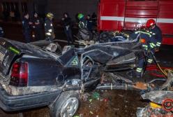 В Днепре два человека погибли в тройном ДТП (видео)