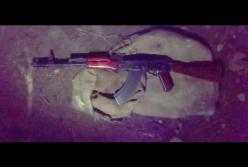 В селе в Черкасской области мужчина устроил стрельбу из автомата (видео)