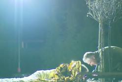 Накрыл бомбу своим телом и лежал так 3 часа, не двигаясь (видео)